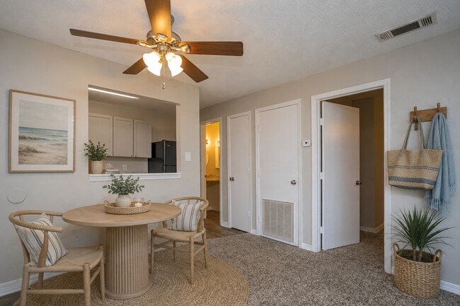 1 dormitorio, 1 baño, 625 pies cuadrados - Long Beach Square