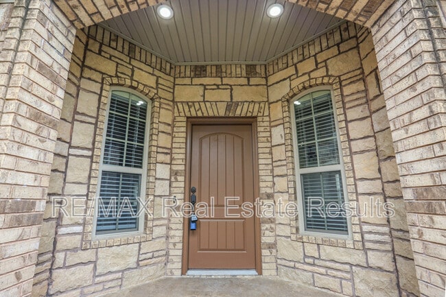 Building Photo - 3505 SW Cranbrook Ave