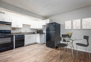 Building Photo - Village Walk Apartments