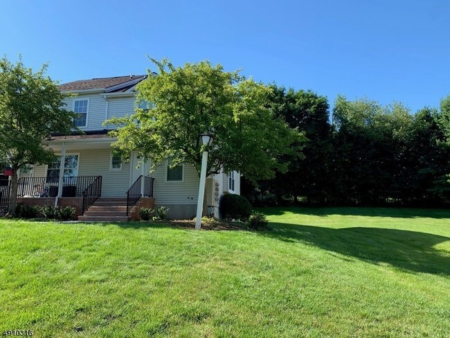 Building Photo - 1608 Newbury Ct