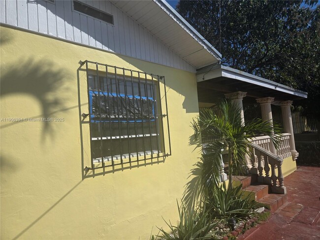 Foto del edificio - 127 NW 19th Ave