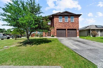 Building Photo - 303 Quail Hollow Dr