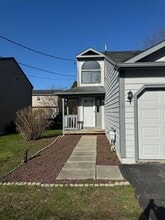 Building Photo - 323 Gillespie Ave