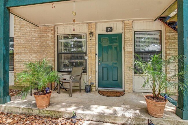 Building Photo - 1624 Aquarena Springs Dr