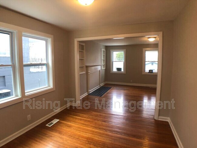 Foto del edificio - 7413 Sparta Ave