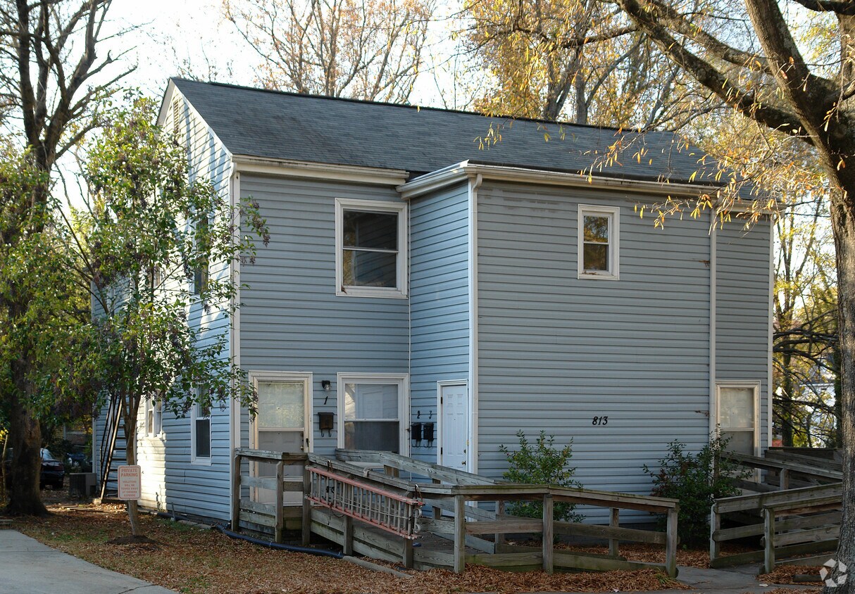 Primary Photo - 813 N Buchanan Blvd