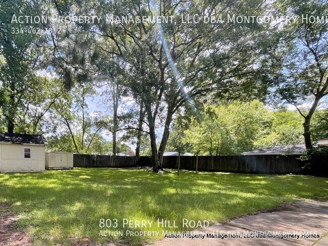 Foto del edificio - 803 Perry Hill Rd