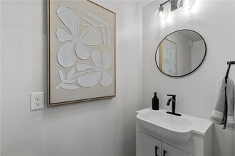 Building Photo - 175 S Union St