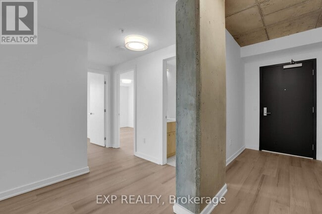 Building Photo - 36 Robinson Ave