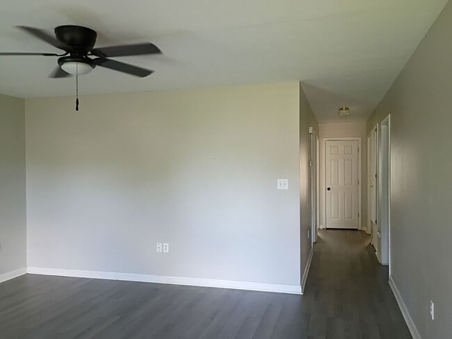 Building Photo - 119 Autumn Cove