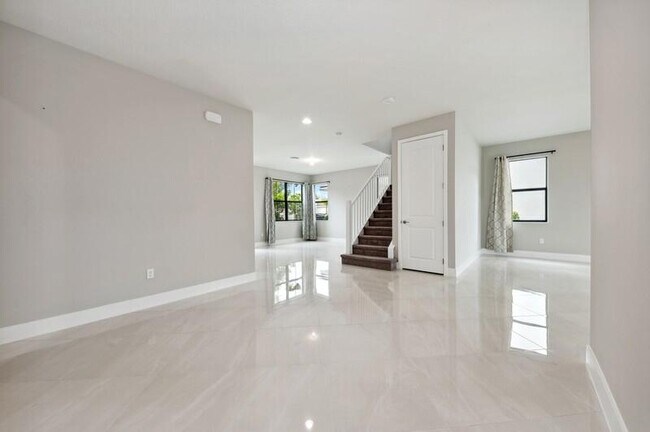 Building Photo - 7303 Estero Dr