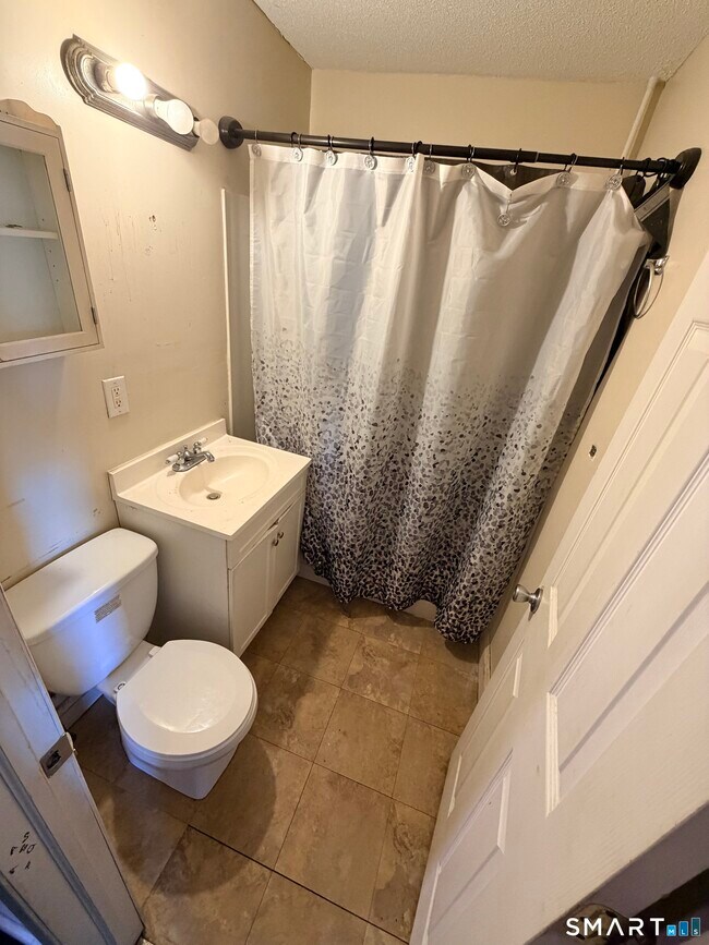 Building Photo - 51 Seyms St