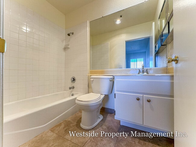 Building Photo - Overland Apartments