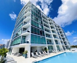 Building Photo - 101 S Eola Dr