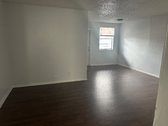 Foto del edificio - 5741 SW 36th Ct