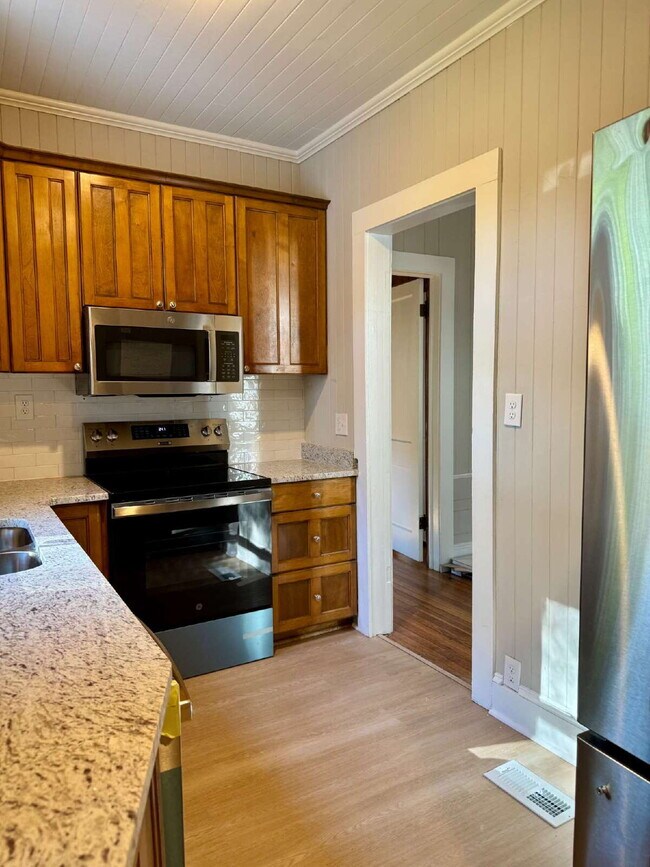 Foto del edificio - 2 Bedroom Home next to Downtown Perry - Historic Charm!