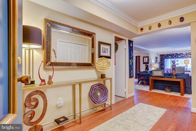 Foto del edificio - 4201 Cathedral Ave NW