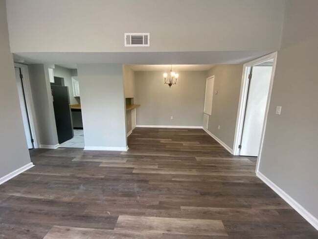 Foto del edificio - 3609 Juneau Rd