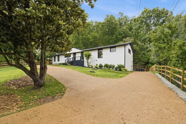 Foto del edificio - 6555 Brownlee Dr
