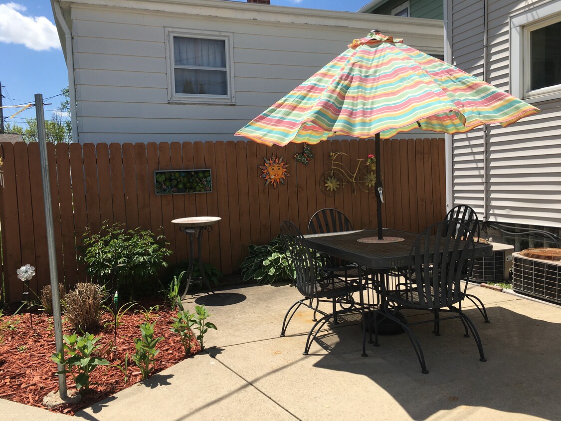 Private patio - 1934 S 89th St