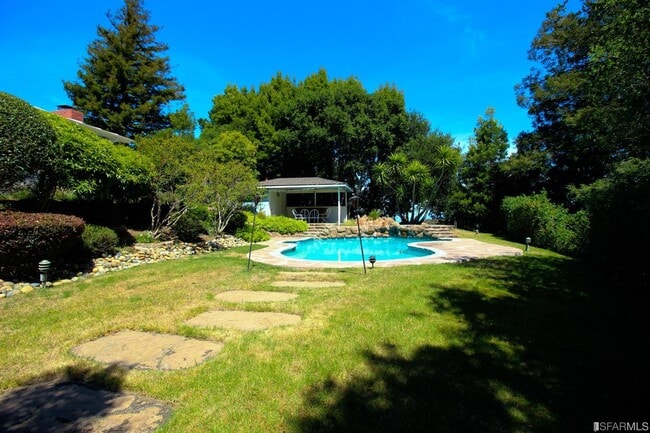 Building Photo - 126 Newton Dr