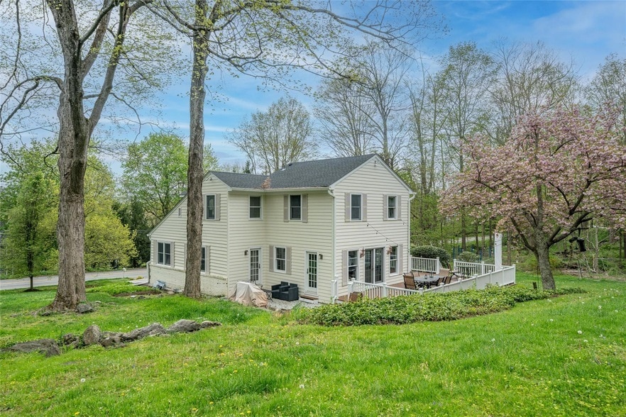 Foto principal - 187 Croton Ave