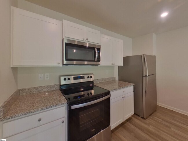 Foto del edificio - 523 Dayspring Dr