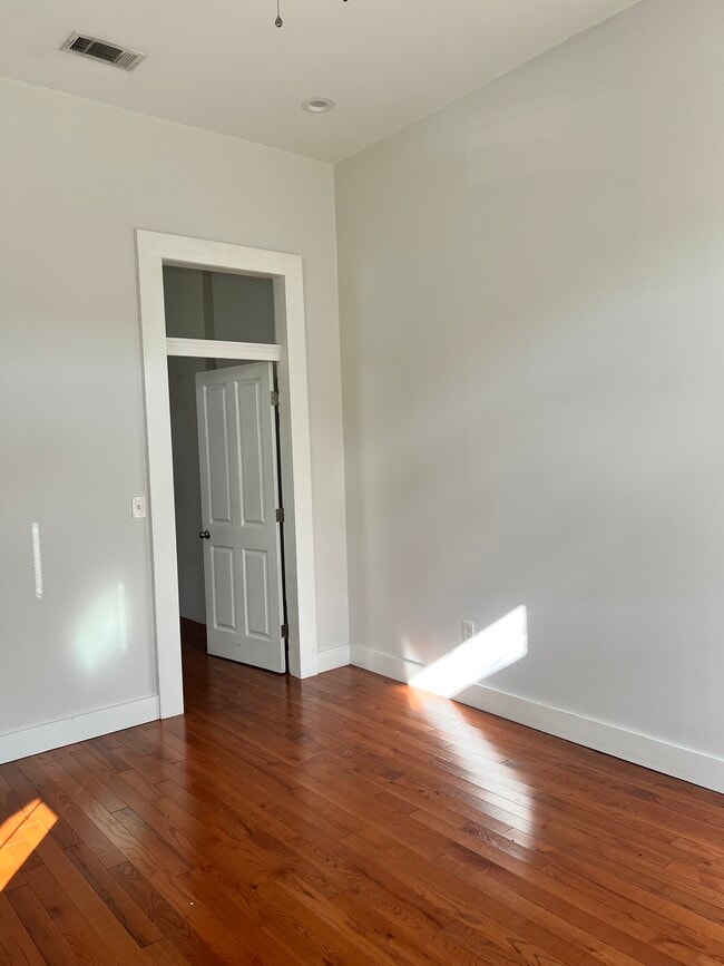 Building Photo - 2703 3rd St