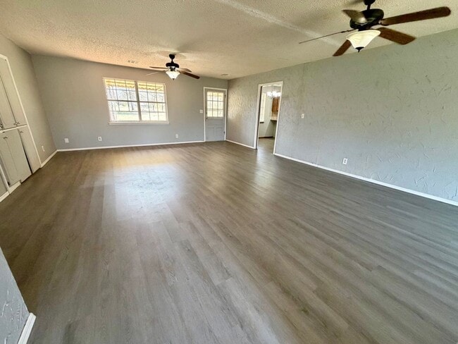 Foto del edificio - 15604 Gaddy Rd