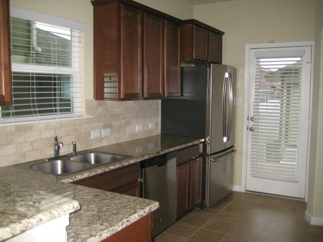 Foto del edificio - 706 Lost Pines Ln