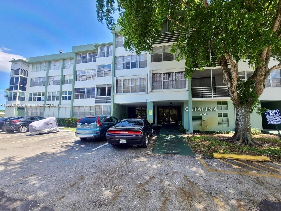 Foto principal - 2731 Taft St