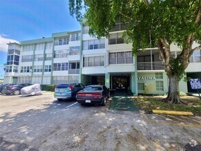 Building Photo - 2731 Taft St