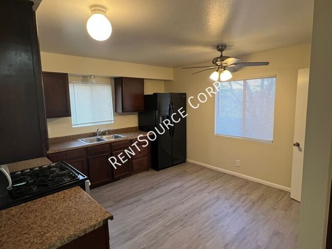 Building Photo - Gated 2 Bedroom 1 Bath Condo For Rent in P...