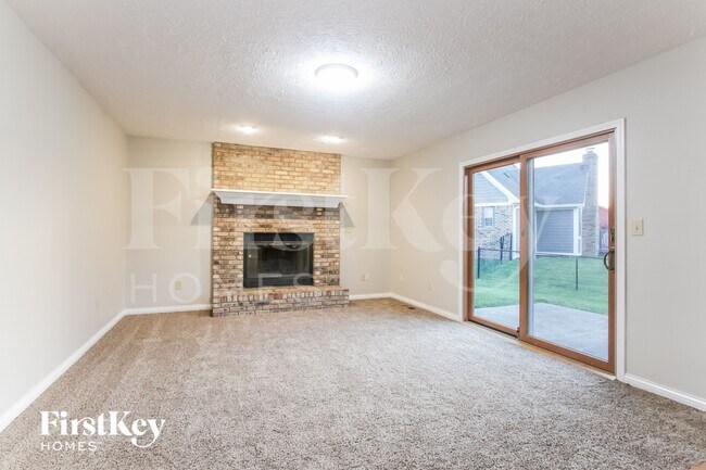 Building Photo - 458 Pebble Way