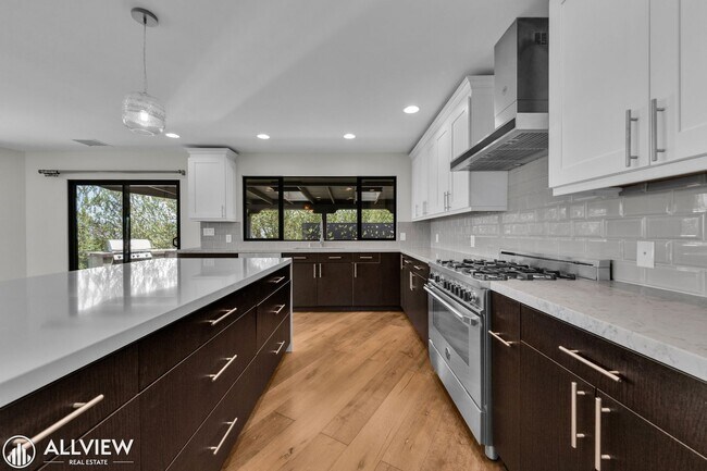 Foto del edificio - Stunning 4 Bed Poway Home with Views, Pool & Outdoor Oasis