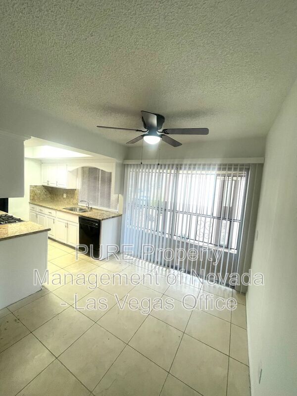 Foto del edificio - 1405 E Vegas Valley Dr