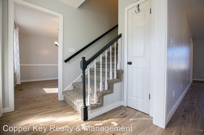 Building Photo - 3 br, 2.5 bath House - 805 Chancery Lane