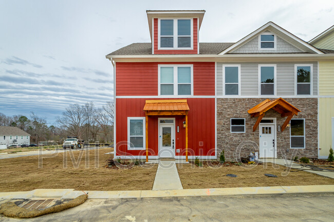 Building Photo - 1901 Cypress Ln