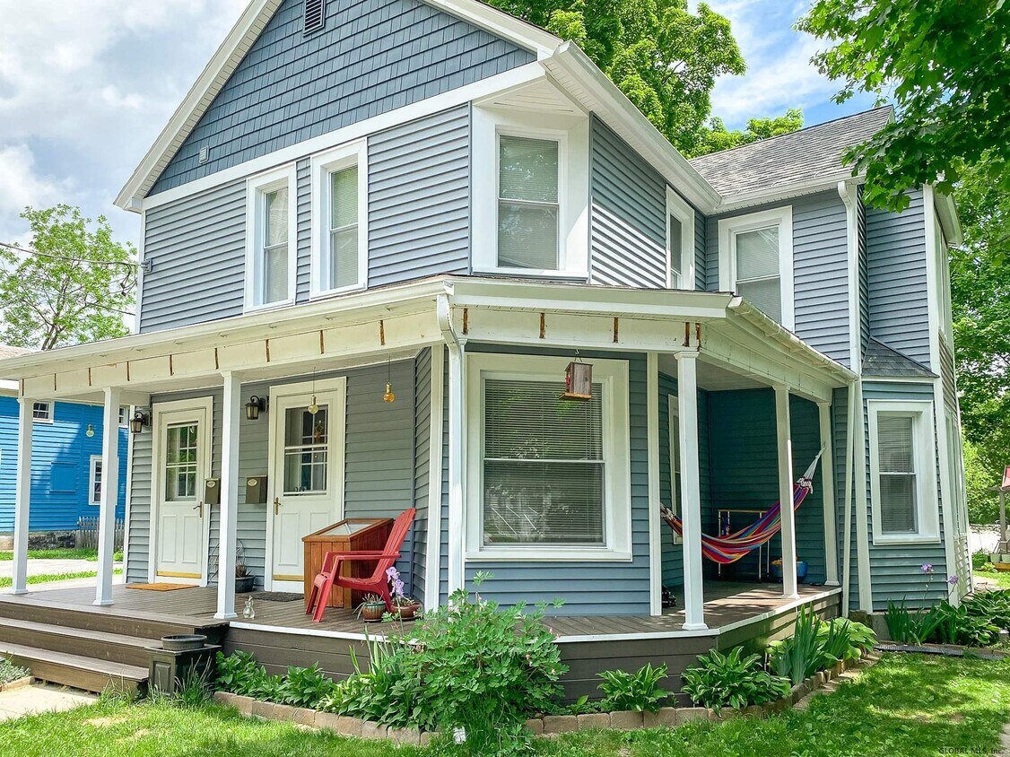 20 VAN DORN St, Saratoga Springs, NY 12866 Apartment for Rent in