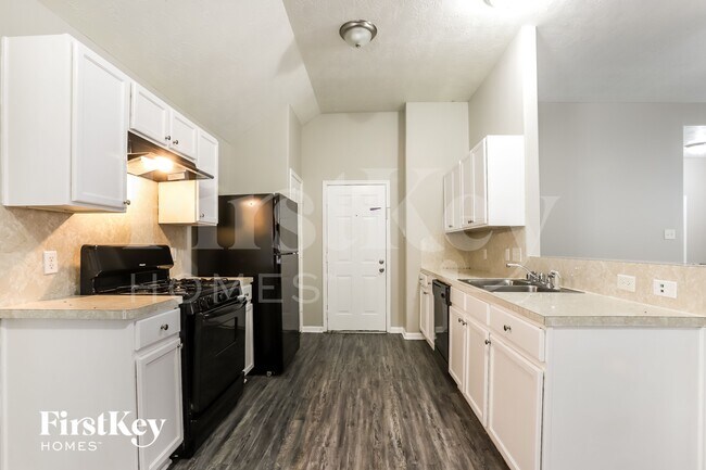 Foto del edificio - 19375 Strathmore Pl Ln