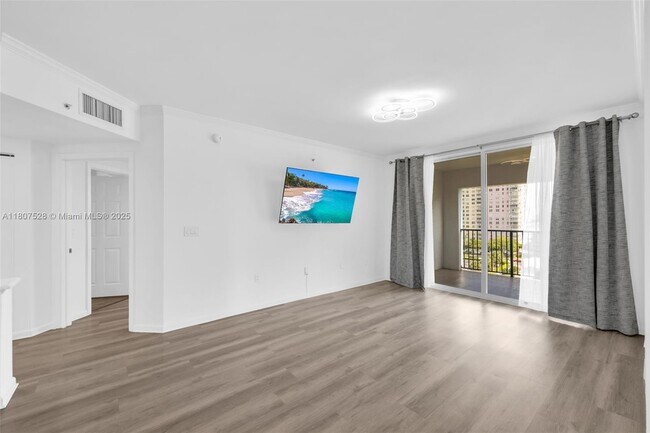 Foto del edificio - 17150 N Bay Rd