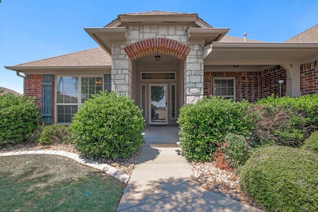 Building Photo - Beautiful 3 Bed 2 bath Home in Moore Schoo...