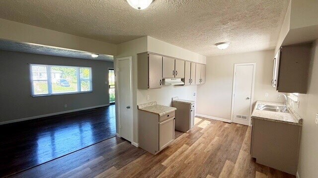 Building Photo - SOUTH EAST/BEECH GROVE 3 BEDROOM 1.5 BATH RANCH RECENTLY UPDATED!