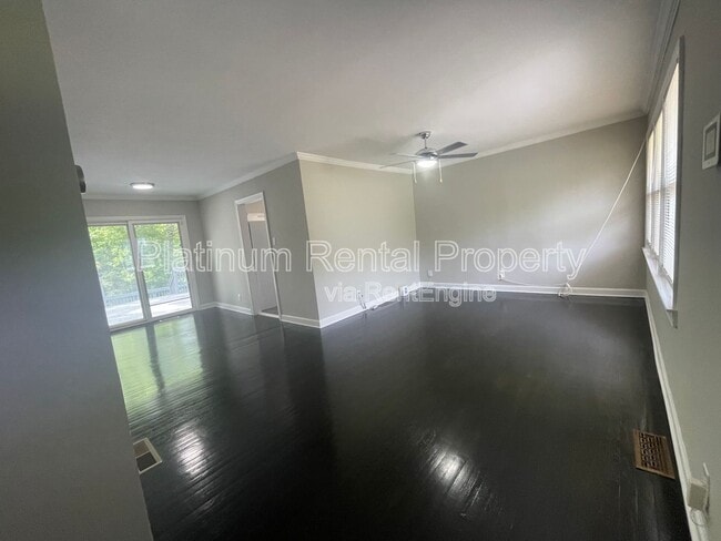 Foto del edificio - 3485 Maplehurst Dr