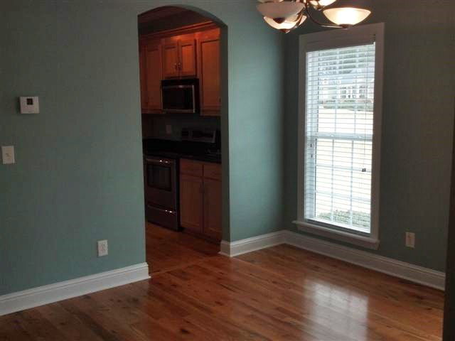 Building Photo - 303 Ivystone Dr