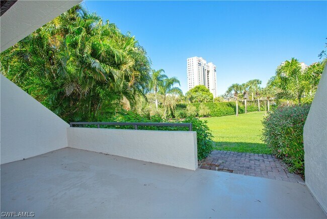 Foto del edificio - 6320 Pelican Bay Blvd