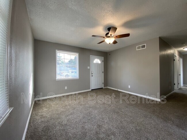 Building Photo - 676 Frayser Dr