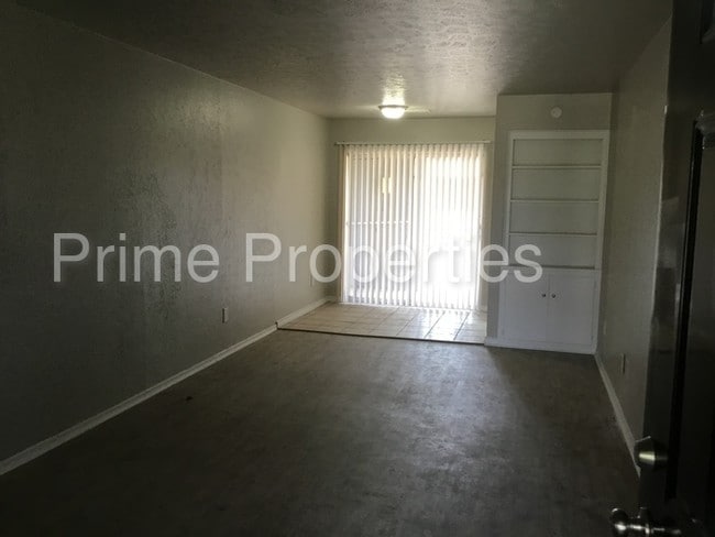 Foto del edificio - 1st full months rent free!