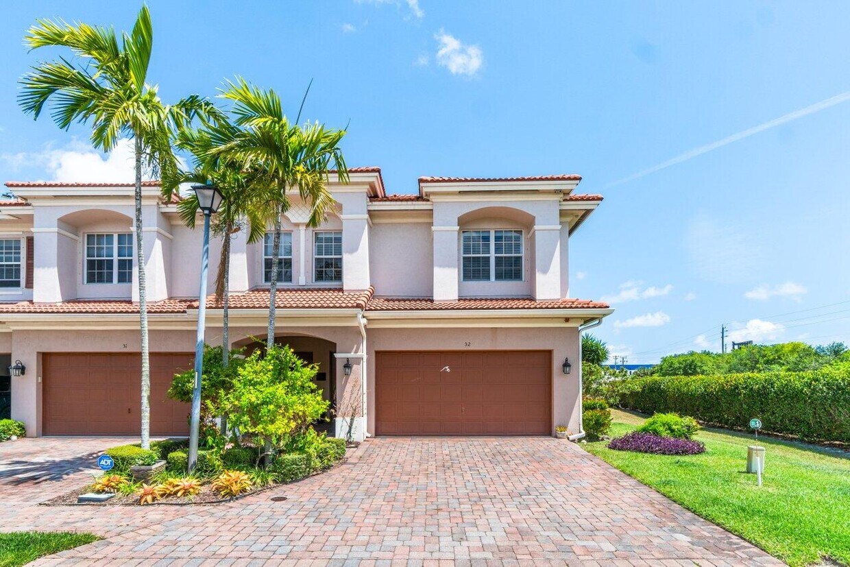 Foto principal - 32 Beechdale Ln