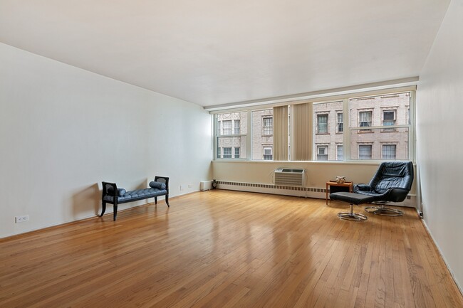 Building Photo - 1150 N Lake Shore Dr